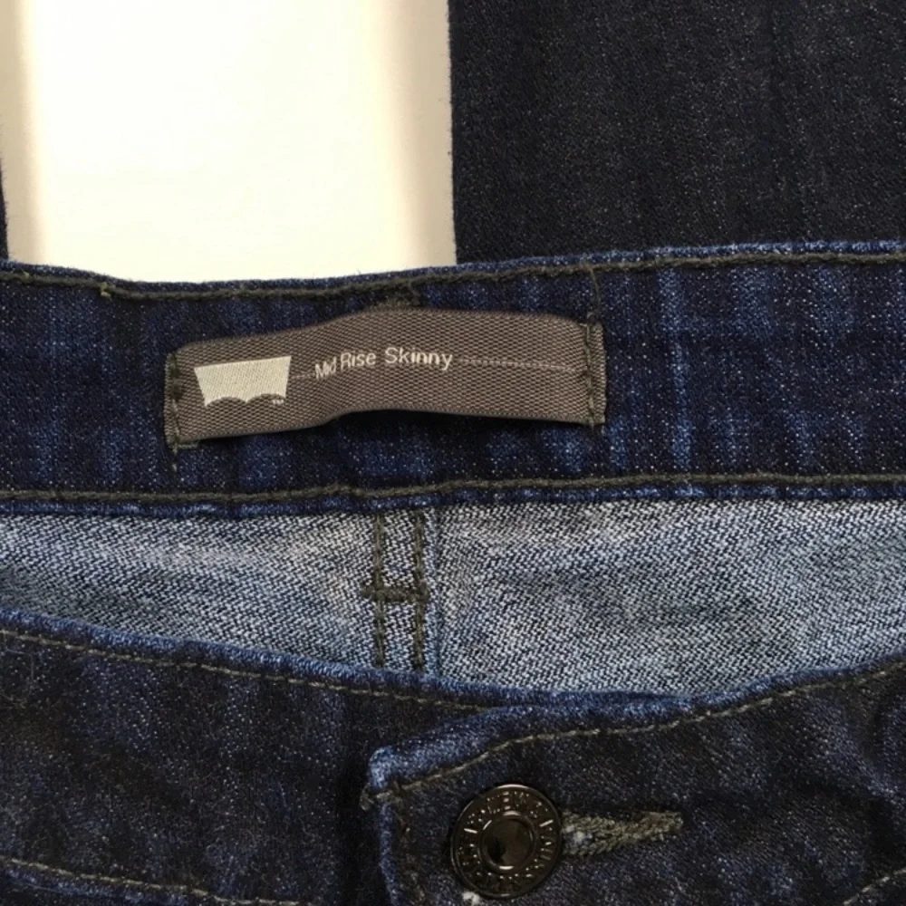 Levi’s Mid Rise Skinny Jeans Dark Wash‎ Stretch Denim Women’s Sz 16